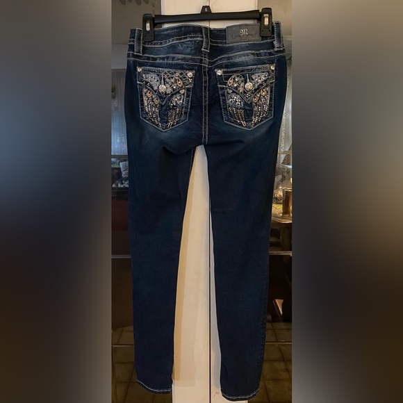 Buckle Miss Me Jeans - Picture 2 of 3